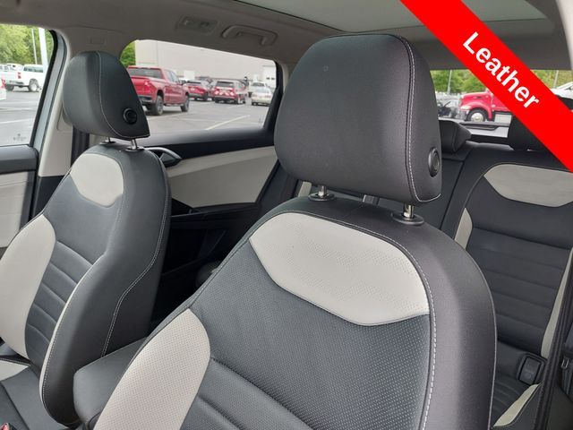 2025 Volkswagen Taos SEL - Photo 6