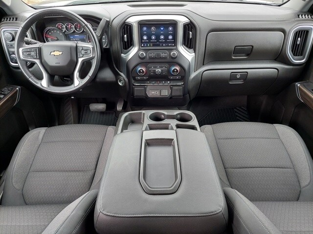 2022 Chevrolet Silverado 1500 LT photo 3