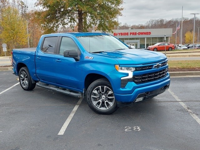 2024 Chevrolet Silverado 1500 RST photo 2
