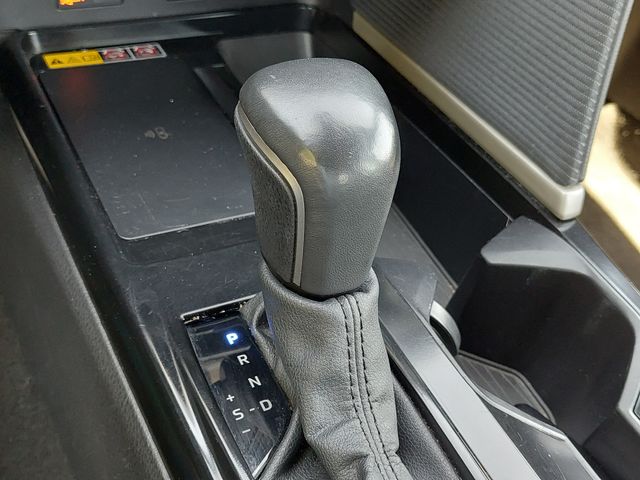 2025 Toyota Camry SE - Photo 36