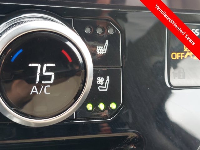 2023 Toyota Highlander Limited - Photo 14