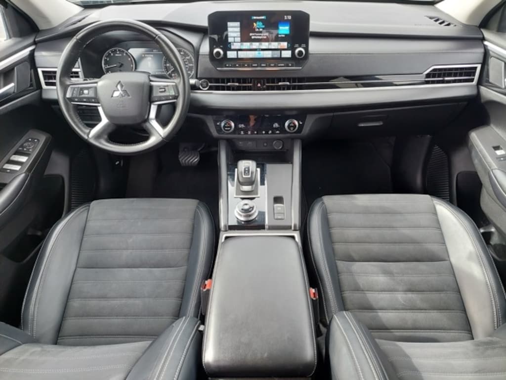 Used 2024 Mitsubishi Outlander SE Black Edition SUV