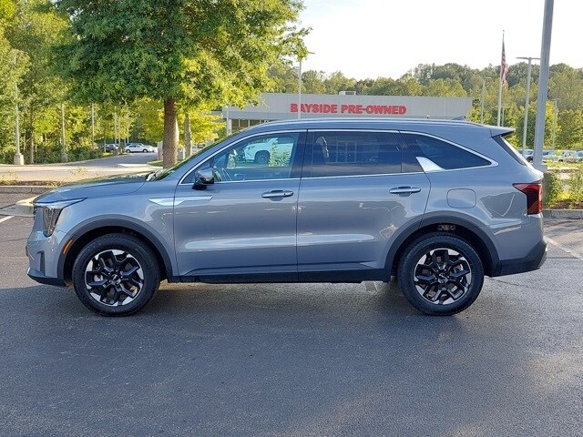 2024 Kia Sorento S photo 4