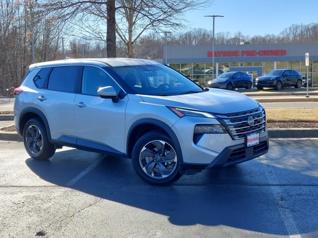 2024 Nissan Rogue SV's photo