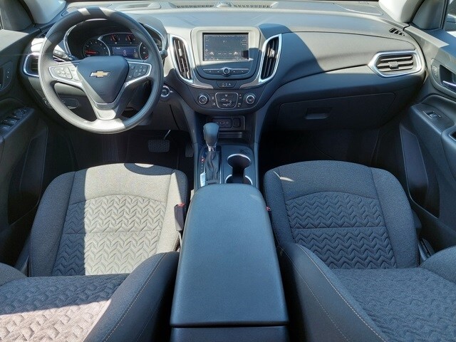 2022 Chevrolet Equinox LT photo 3