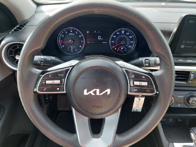 2023 Kia Forte LXS - Photo 20