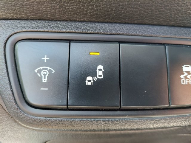 2023 Kia Forte LXS - Photo 14