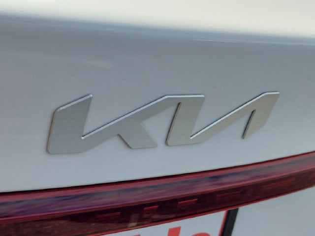 2023 Kia Forte LXS - Photo 32