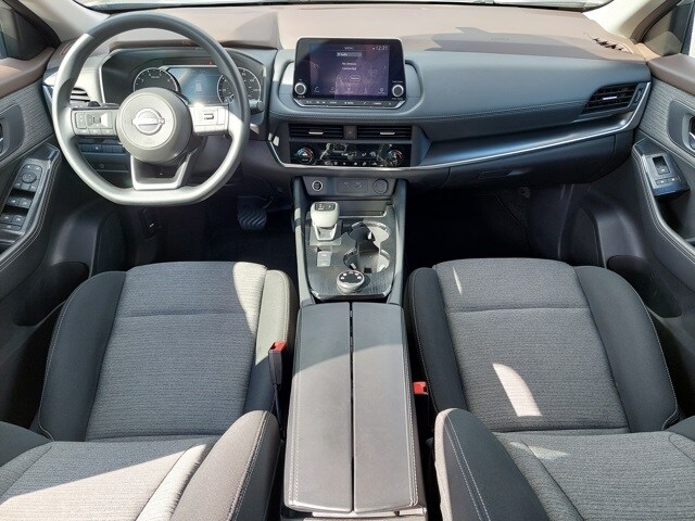 2023 Nissan Rogue SV photo 3