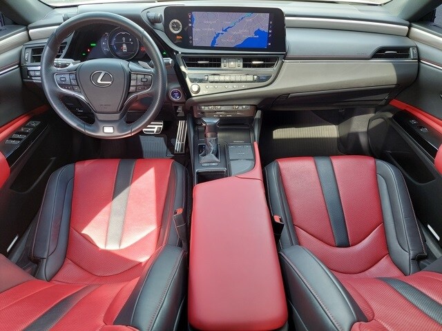 2022 Lexus ES 300h photo 3