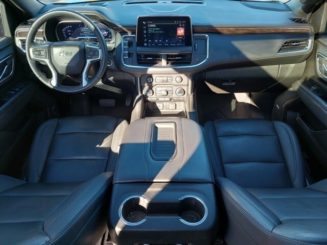 2023 Chevrolet Suburban Z71 photo 3