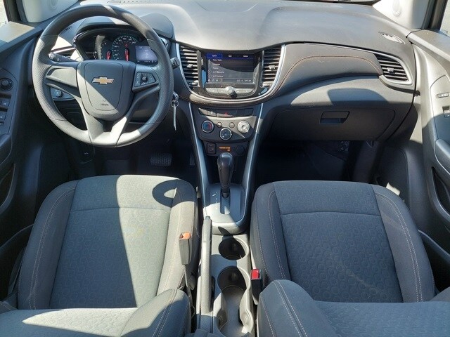 2021 Chevrolet Trax LS photo 3