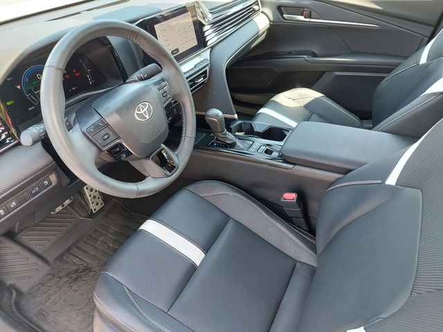 2025 Toyota Camry SE - Photo 10