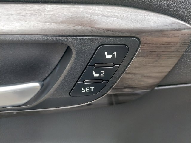 2023 Toyota Highlander Limited - Photo 19