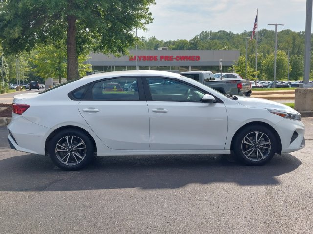 2023 Kia Forte LXS - Photo 26
