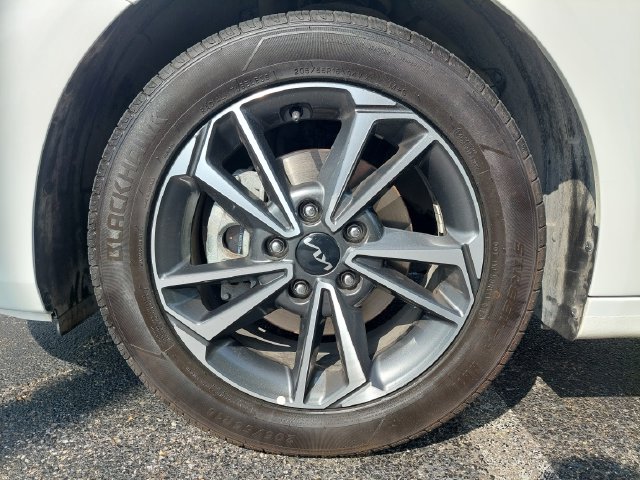 2023 Kia Forte LXS - Photo 28