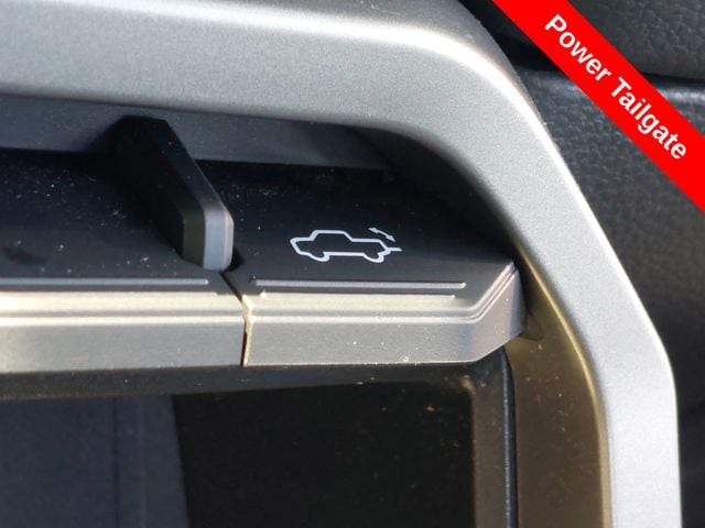 2025 Toyota Tundra Limited - Photo 21
