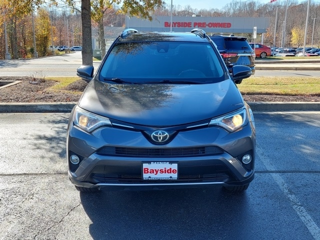 2017 Toyota RAV4 XLE photo 4