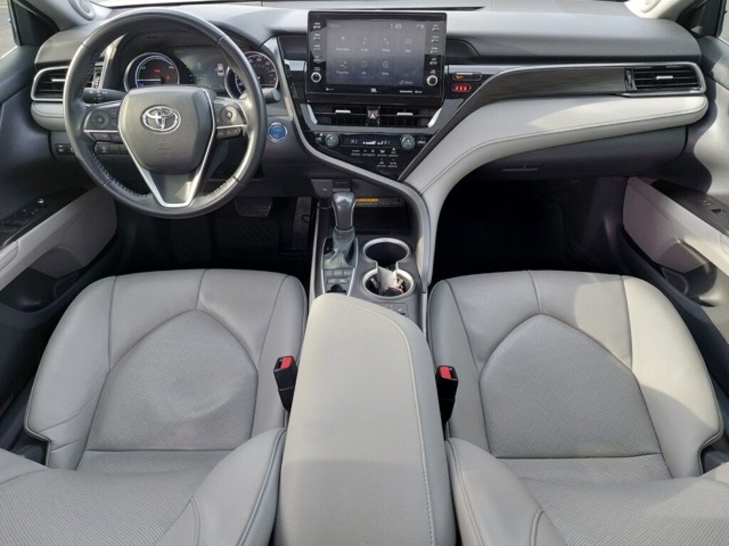 Used 2021 Toyota Camry Hybrid XLE Sedan