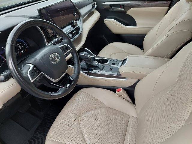 2023 Toyota Highlander Limited - Photo 9