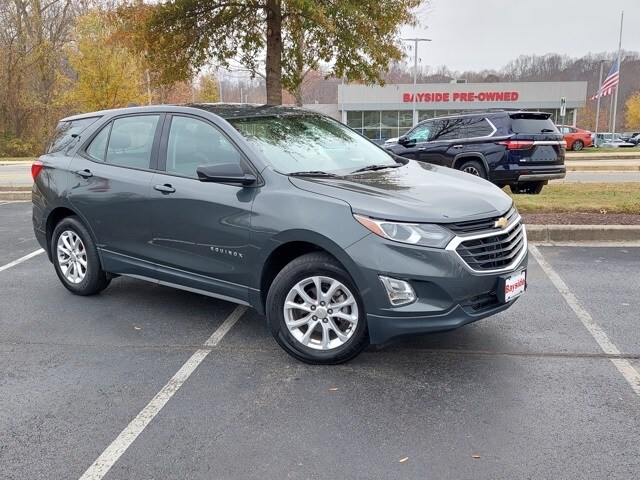 2018 Chevrolet Equinox LS photo 2