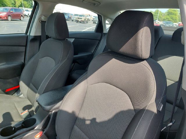 2023 Kia Forte LXS - Photo 6