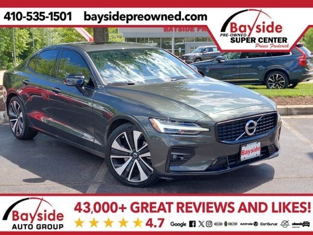 2022 Volvo S60 B5 Momentum's photo