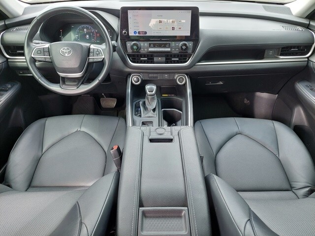 2024 Toyota Grand Highlander XLE photo 3