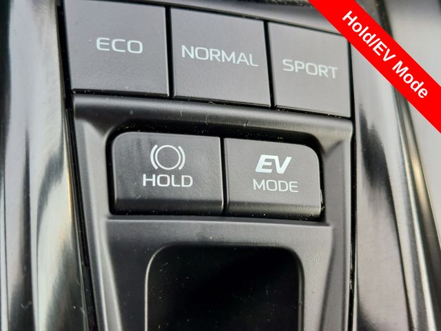 2025 Toyota Camry SE - Photo 18