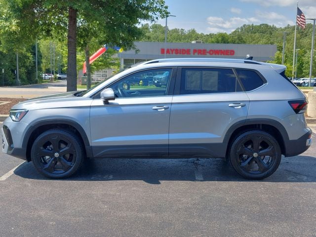 2025 Volkswagen Taos SEL - Photo 10