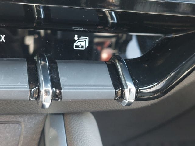 2025 Chevrolet Colorado ZR2 - Photo 25