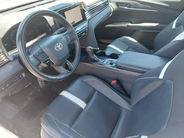 2025 Toyota Camry SE - Photo 10