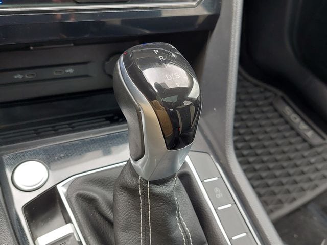 2025 Volkswagen Taos SEL - Photo 34