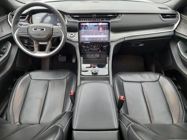 2024 Jeep Grand Cherokee Limited photo 3