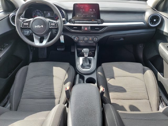 2023 Kia Forte LXS - Photo 3