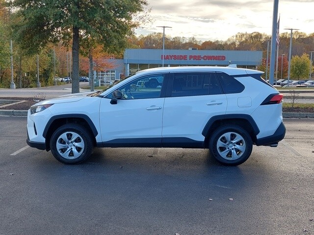 2022 Toyota RAV4 LE photo 4