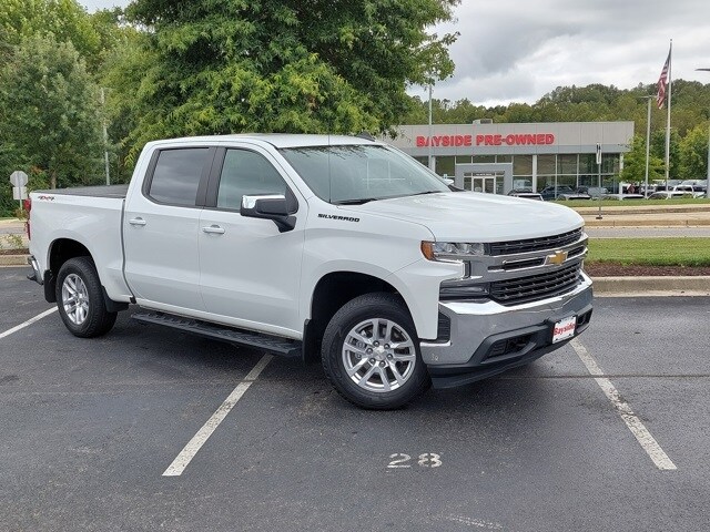 2022 Chevrolet Silverado 1500 LT photo 2