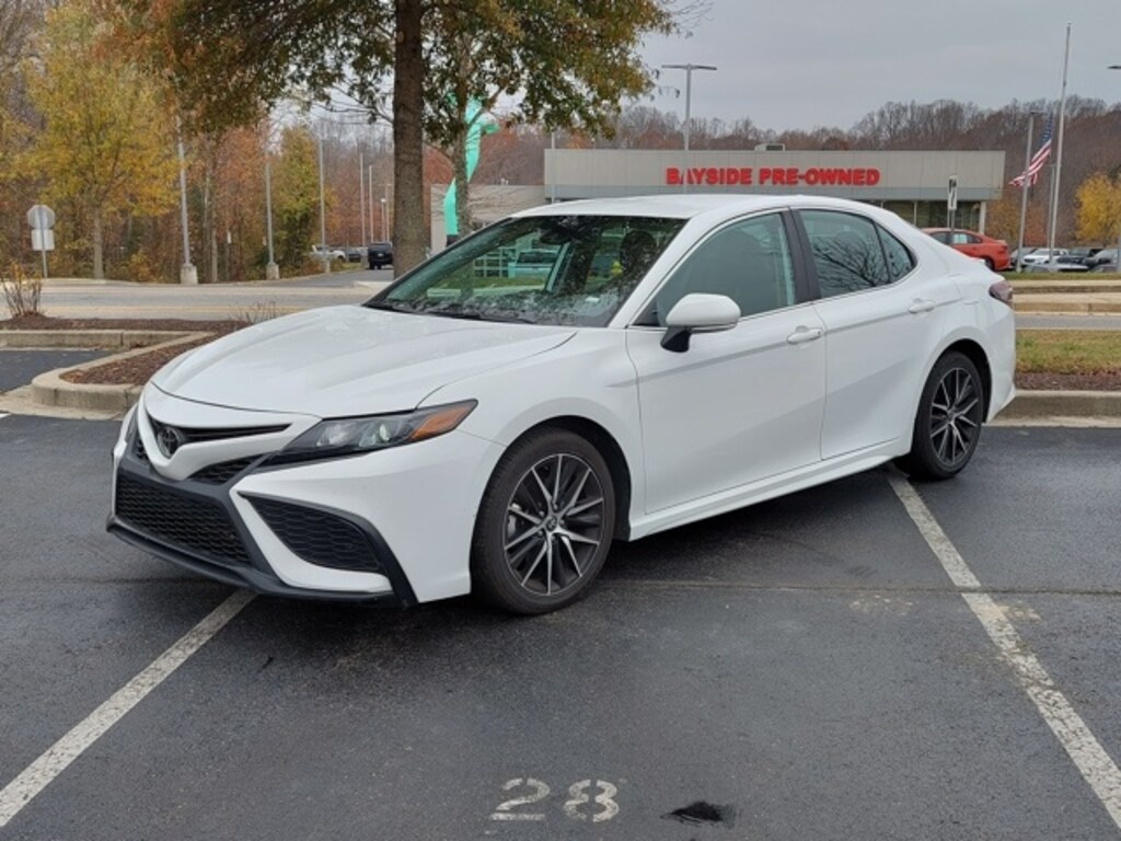 Used 2023 Toyota Camry SE Sedan