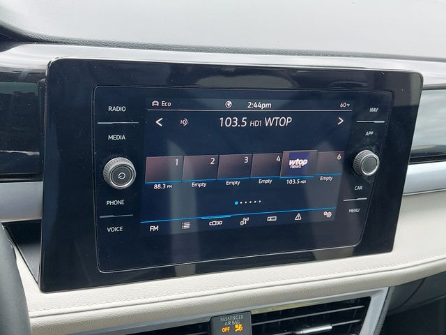 2025 Volkswagen Taos SEL - Photo 38