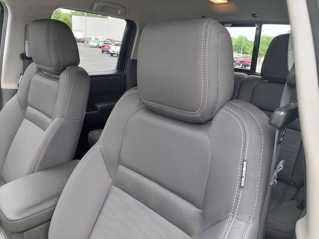 2024 Nissan Frontier SV - Photo 6
