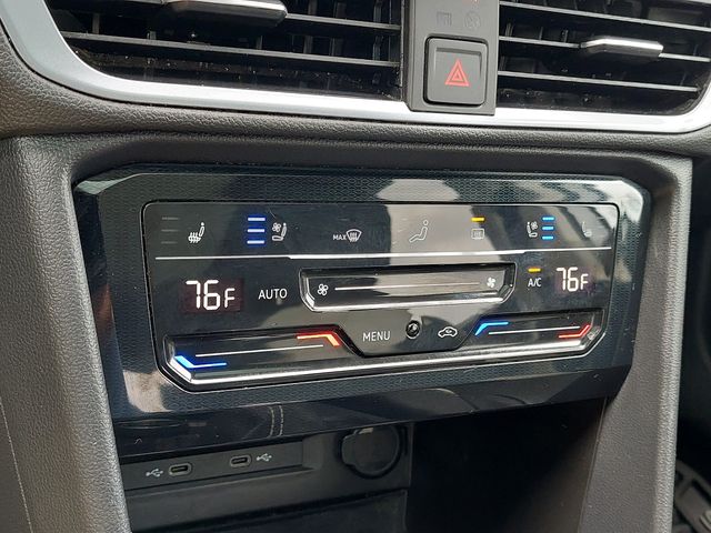 2025 Volkswagen Taos SEL - Photo 36