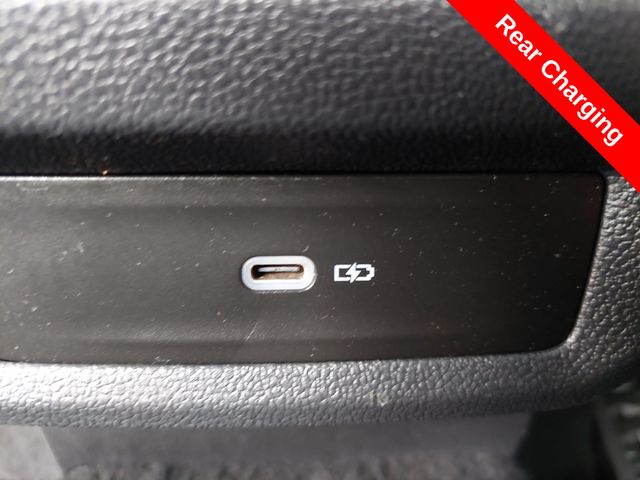 2025 Volkswagen Taos SEL - Photo 19