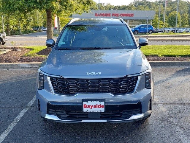 2024 Kia Sorento S photo 2