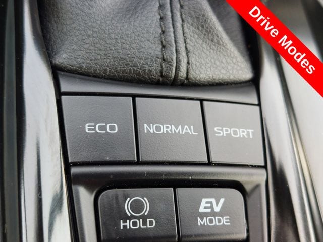 2025 Toyota Camry SE - Photo 17