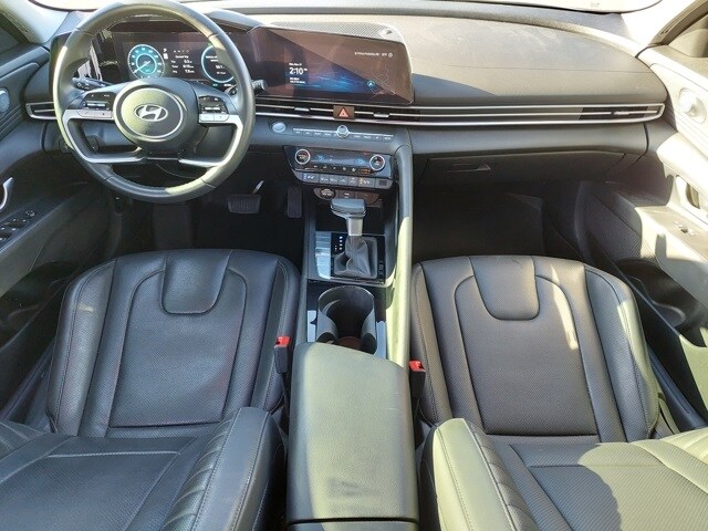 2025 Hyundai Elantra Hybrid Limited photo 3