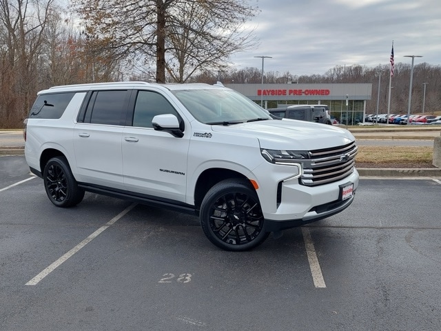 2024 Chevrolet Suburban High Country's photo