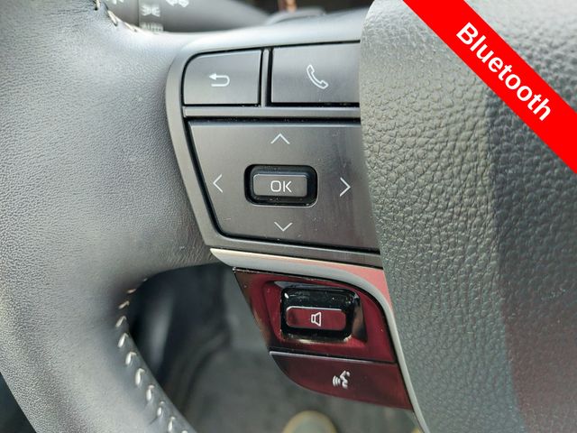 2025 Toyota Camry SE - Photo 27