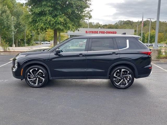 2024 Mitsubishi Outlander SE Black Edition photo 3