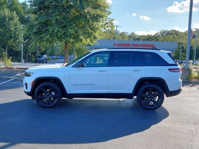 2024 Jeep Grand Cherokee Limited photo 4