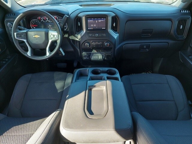 2021 Chevrolet Silverado 2500HD Custom photo 3